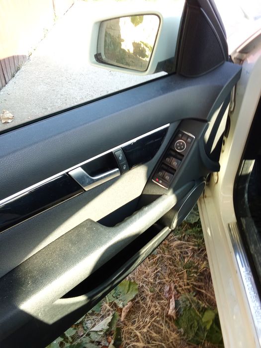 Vând complet functionabil bine pt piese curata interior exterior cu