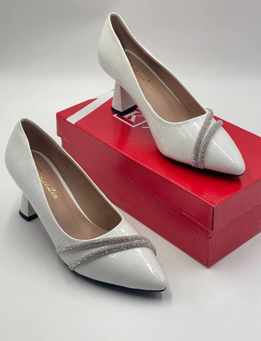 Новые белые туфли. 36 размер