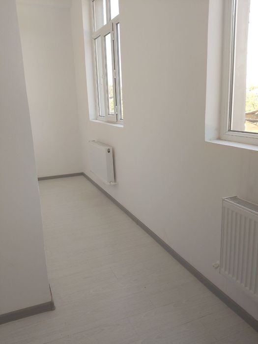 Янгийул шахар, ориентир Оазис аквапарк
Квартира сотилади 
Дуплекс 1-1