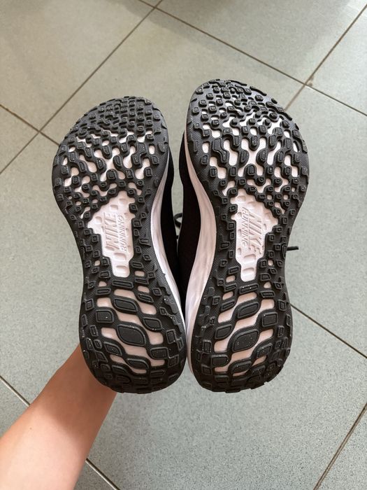 Спортни дамски обувки NIKE