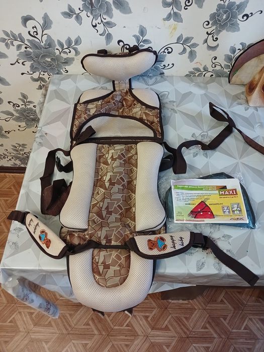 Продам сиденье детское в машину