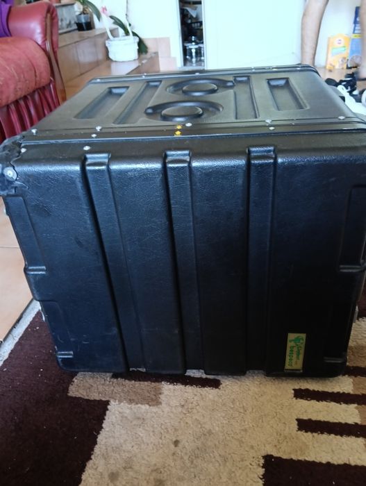 Rack case 8u sau schimb cu ceva mai mic