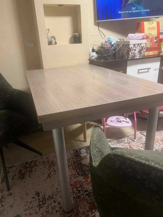 Кухненска маса за хранене