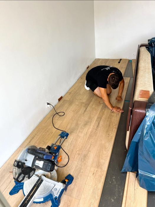 Montaj usi si parchet