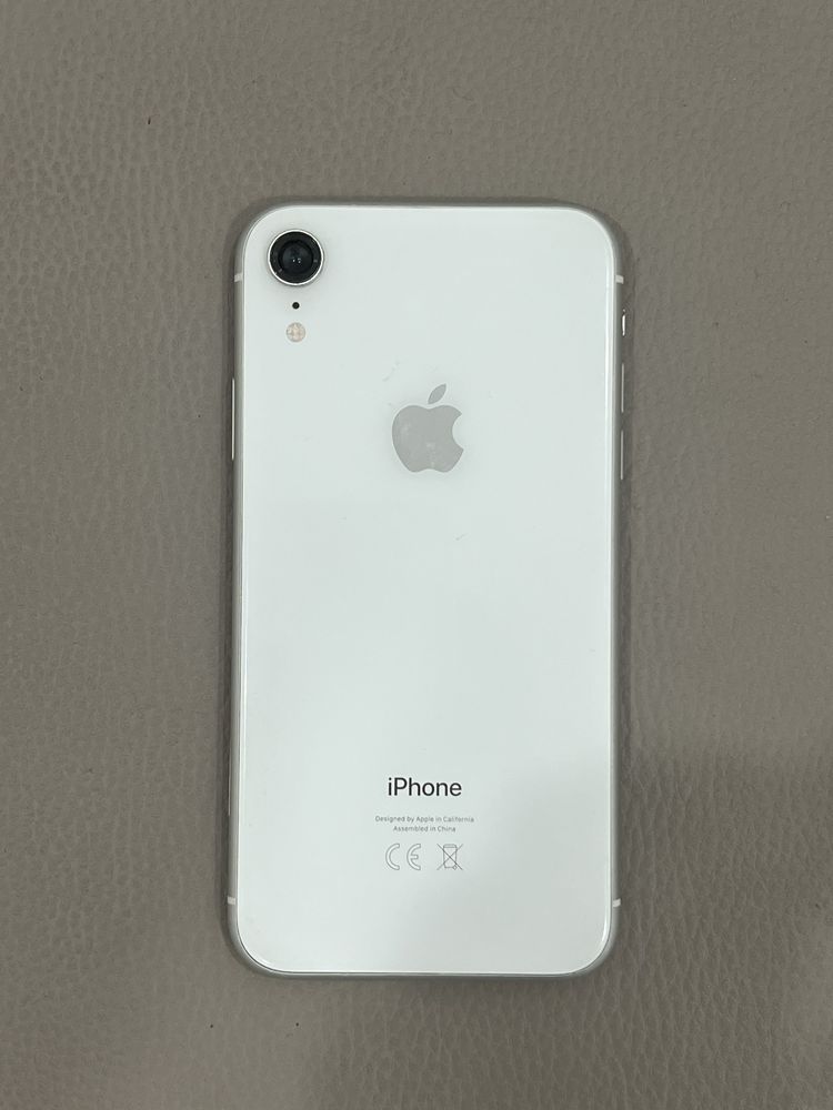 iPhone XR 64 GB в хорошем состоянии, АКБ 80%
