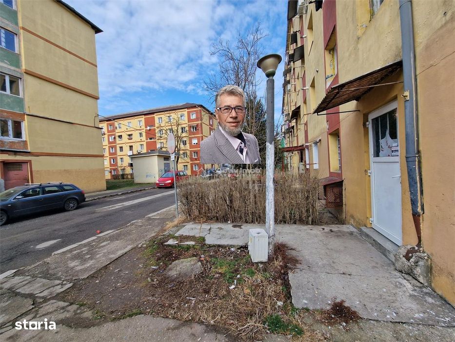 Resita CHIRIE sau VANZARE Spatiu Com.Parter,Zona Aglomerata