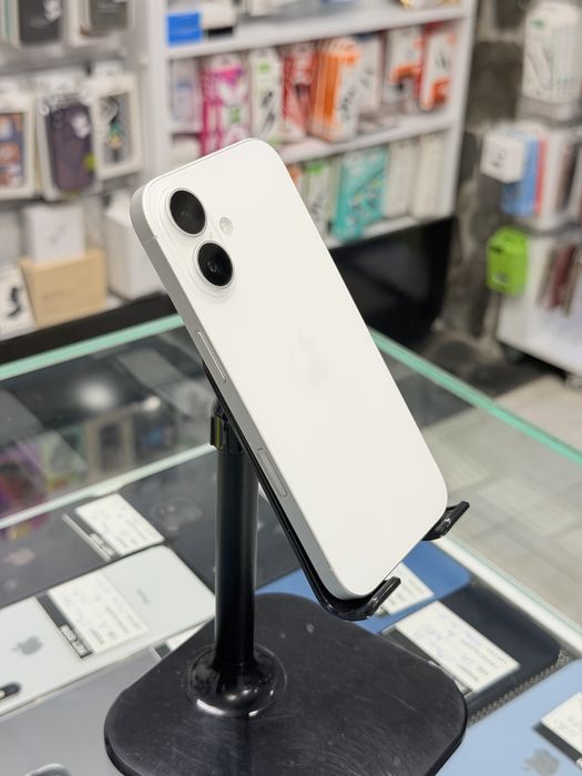 Apple iPhone 16 128GB White