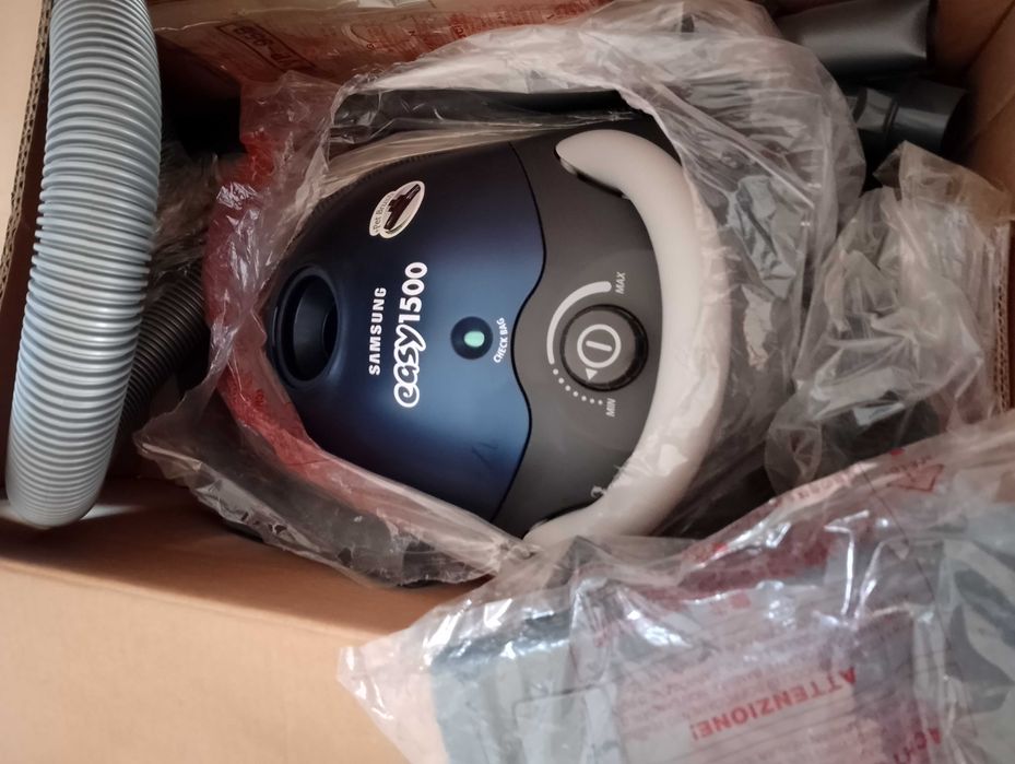 Продам новый пылесос Samsung оригинал