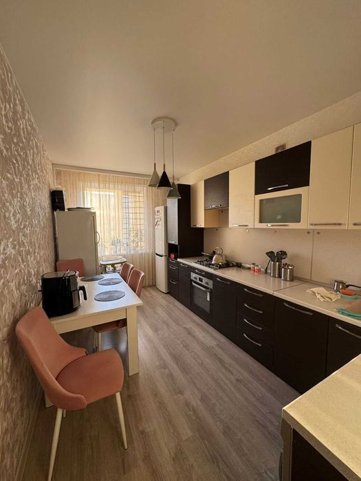 р-н Алтын Арман, Назарбаева 205, 2-х комнатная