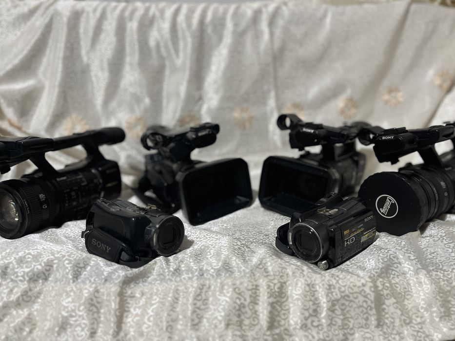 Видеокамера Sony 2000