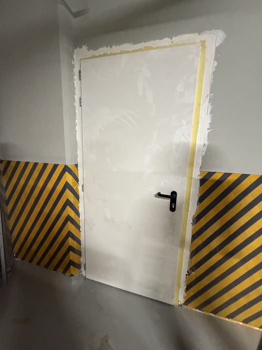 двери противопожарные и кондиционерная решетка