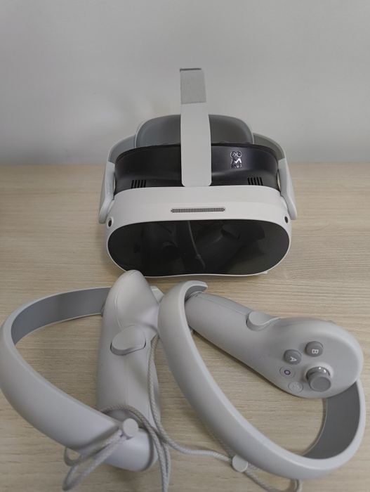 Pico 4 VR + AMVR Facial Interface