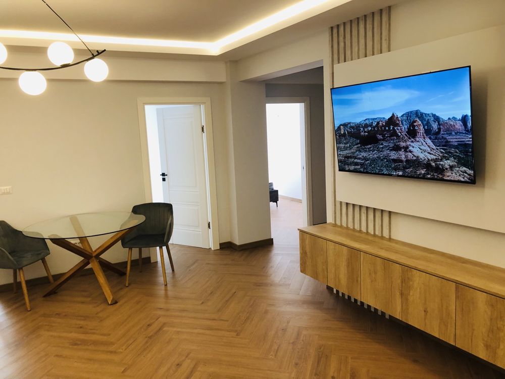 VAND  apartament 3 camere, bloc nou, sau INCHIRIEZ pe termen lung,