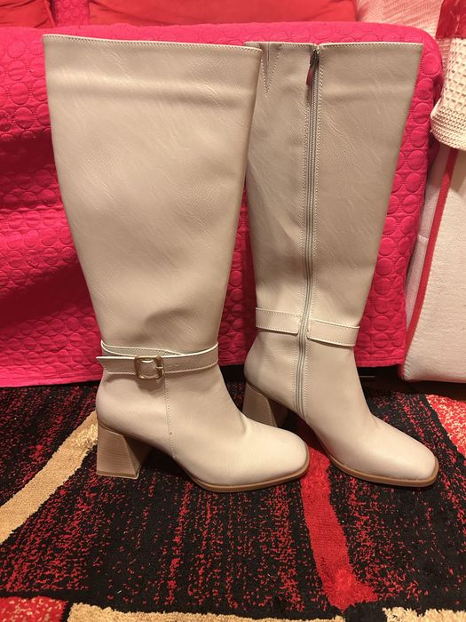 Cizme de damă, culoare bej