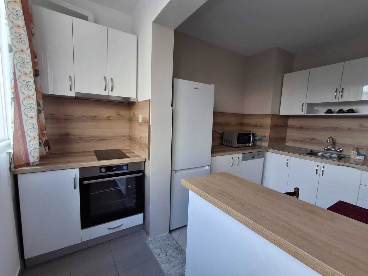 Дава се под наем Тристаен апартамент в София, Разсадника - 75 кв.м за 714 € - Снимка #2