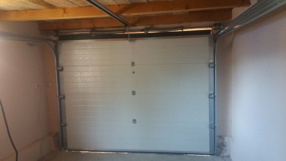 Usi de garaj  wenghe