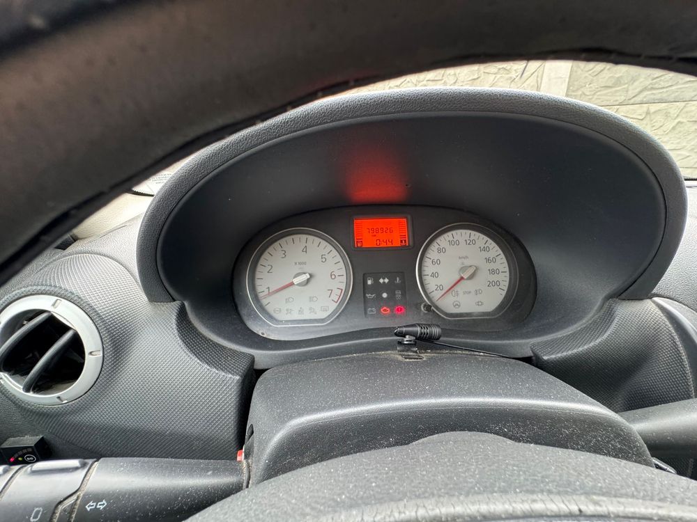 Vând logan pe GPL+climă (probleme la direcție)