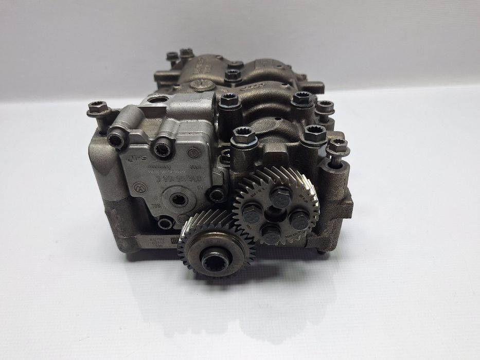 Pompa de ulei cu balansieri pe pinioane AUDI Q5 (8RB) [ 2008 - > ] TDI