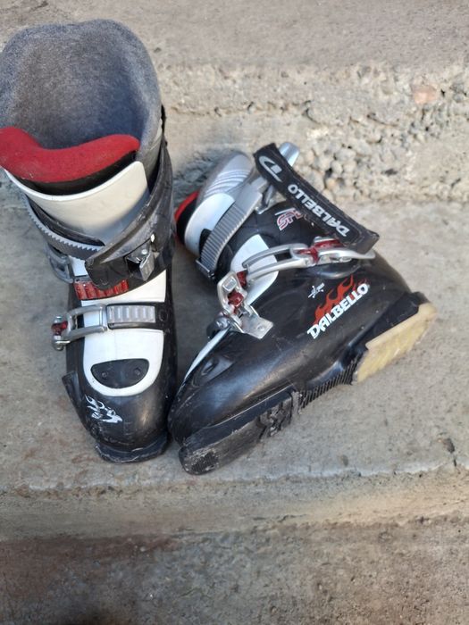 Clăpari mărimea 39