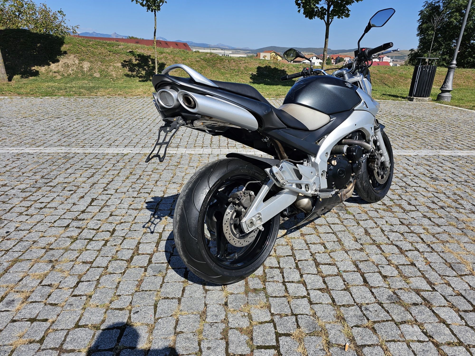 Suzuki GSR 600 2006