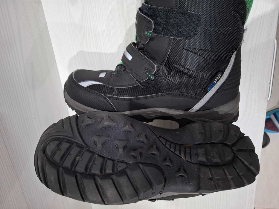 Vand ghete pentru baieti