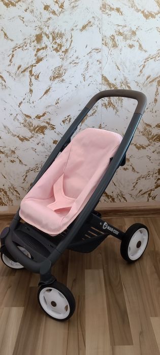 Много запазена количка за кукли Maxi Cosi