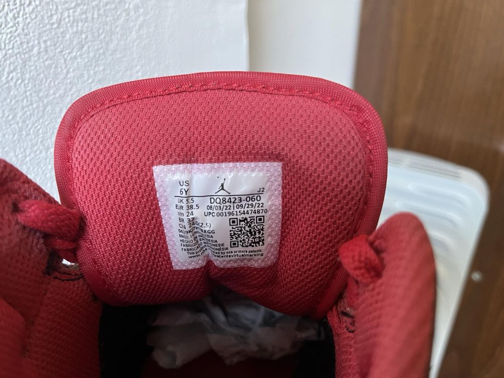 Jordan 1 mid 38,5 размер