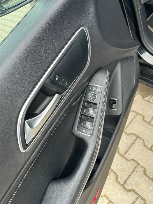 MERCEDES benz cla 180