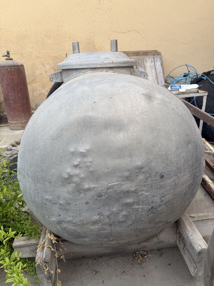 Sut yomkosti 500 l. 400$
