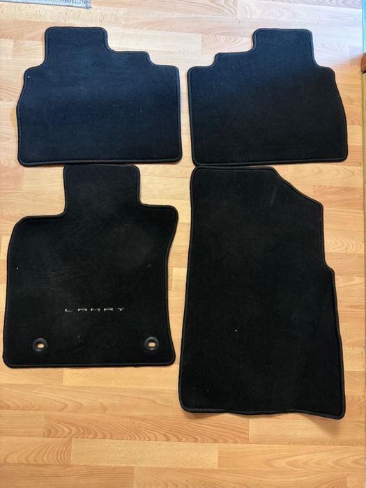 Продам коврики на Camry