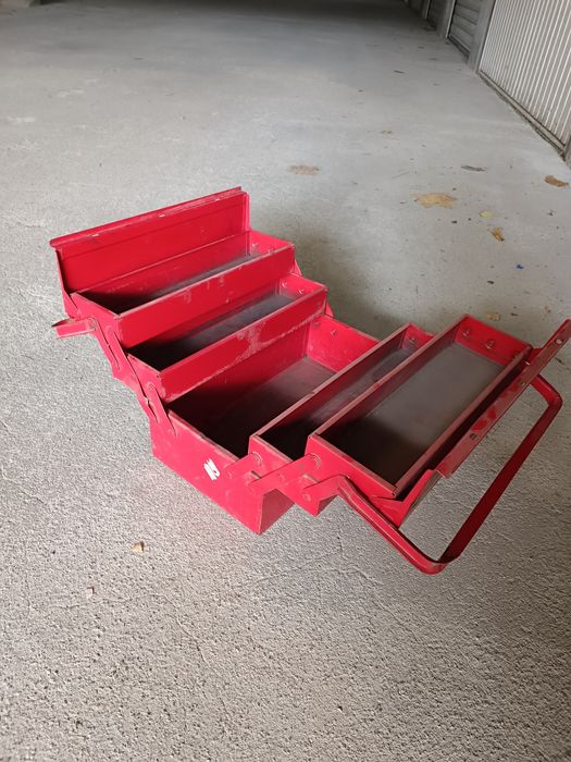 Метален куфар за инструменти