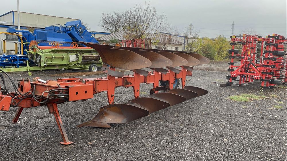 Plug reversibil purtat/hidraulic Massey Ferguson.