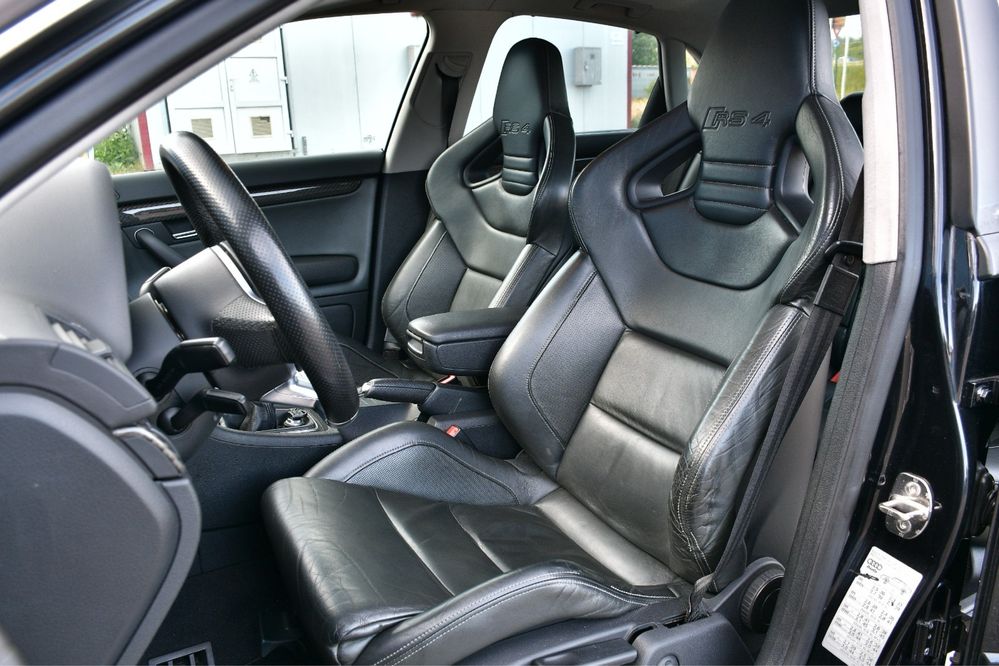 Audi RS4 - V8 FSI 414cp - 2006 + TVA Deductibil