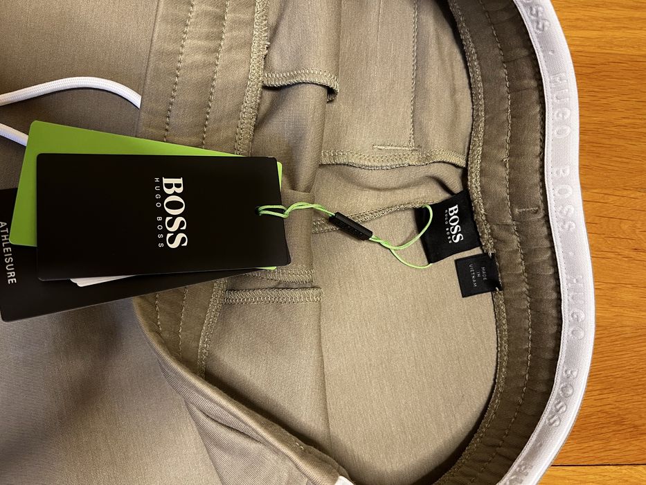 Hugo Boss къси панталони S размер
