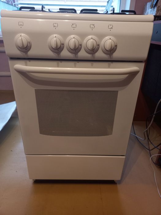 Продам газовую плиту