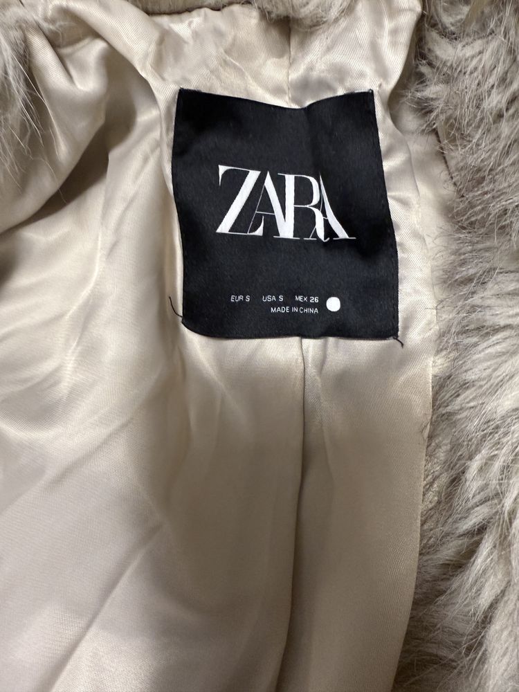 Палто ZARA косъм S размер