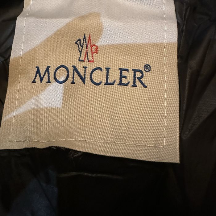Moncler зимно яке размер М