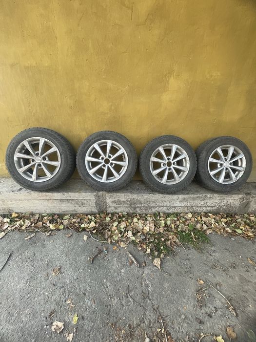 Продам зимнию резину с дисками на 14