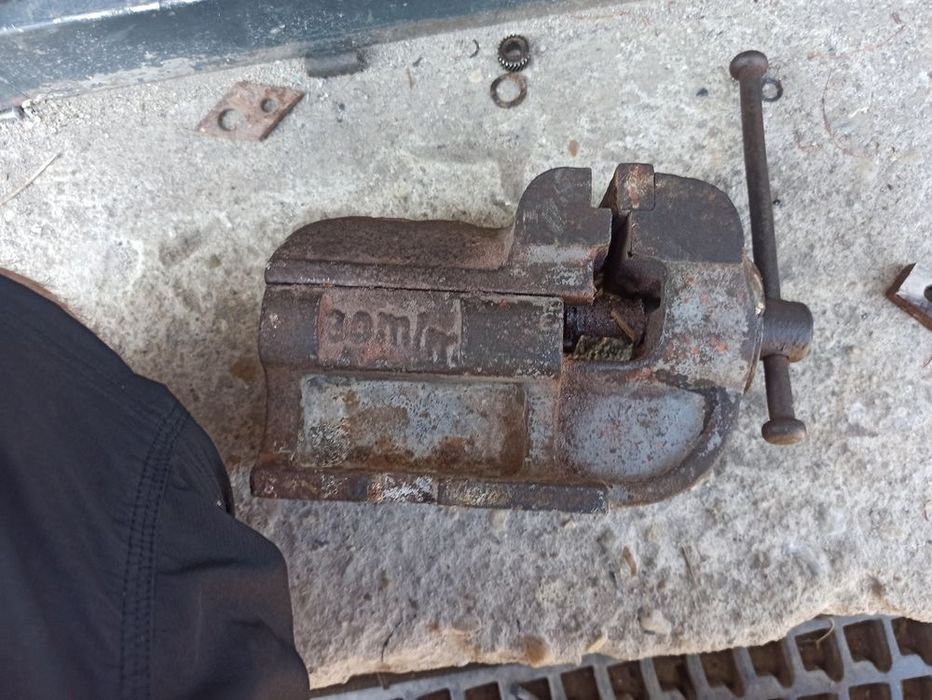 Menghina de banc românească