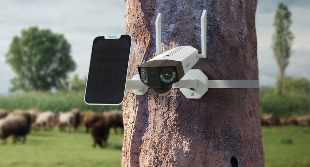 Camera de supraveghere Reolink DUO 4G cu panou solar