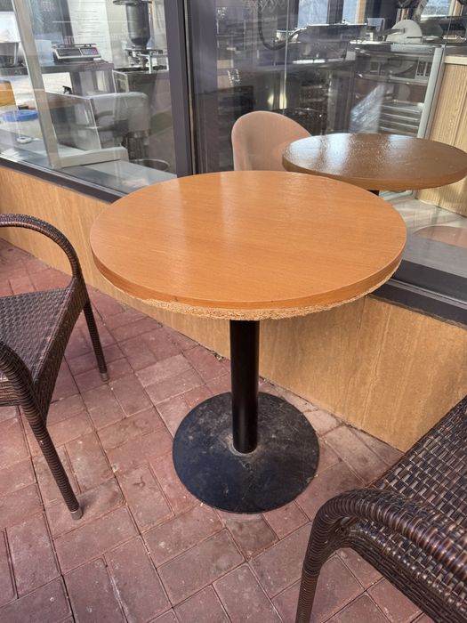 Продам столы для кофеини, донерной, летки