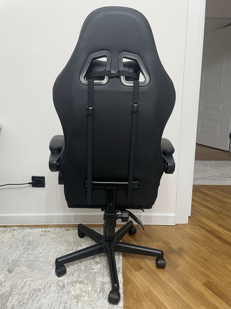 Продается игровое кресло