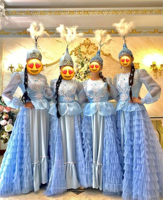 Продается танцевальные костюмы 8 шт