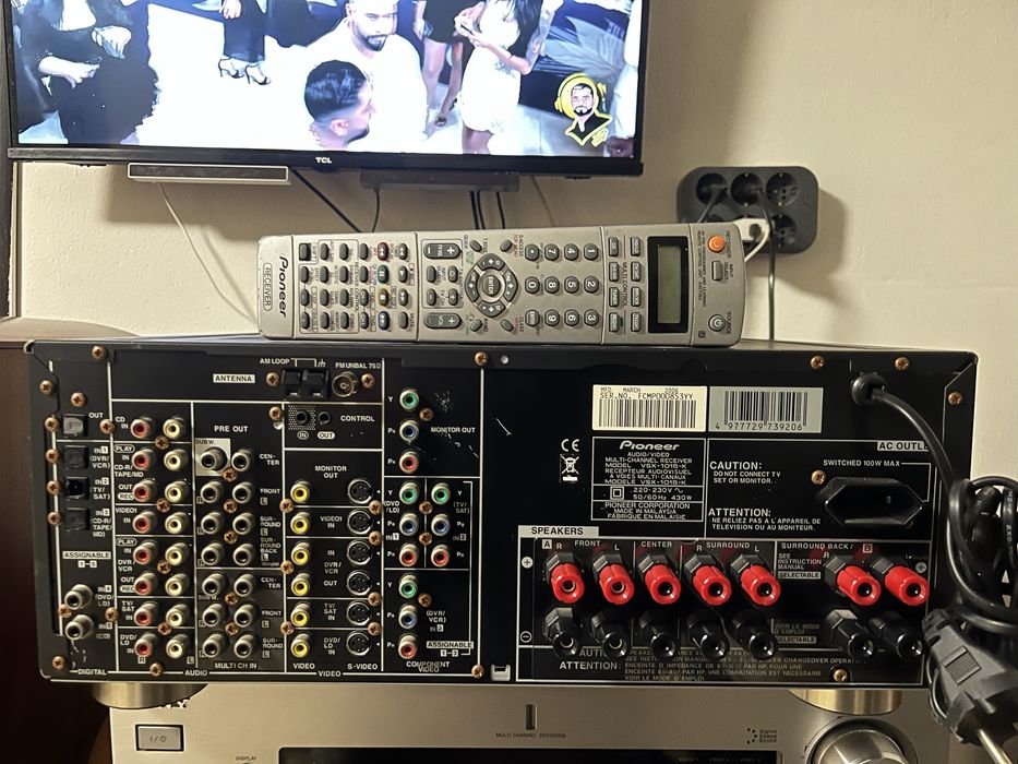 Receiver imens Pioneer VSX-1015 150W pe canal la 8 Ohni