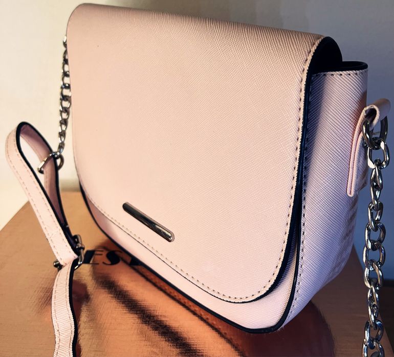 Продавам дамски чанти