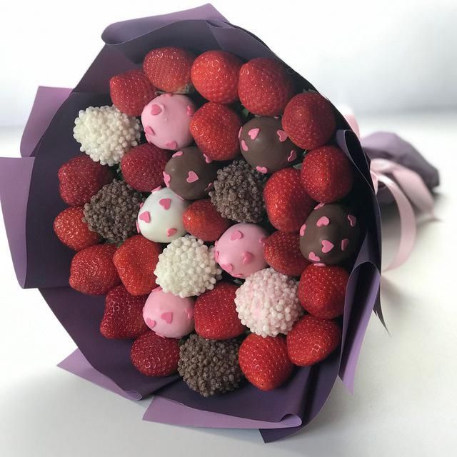 Клубника в шоколаде/Десерт/Финики в шоколаде/Розы из шоколада/Фрукты