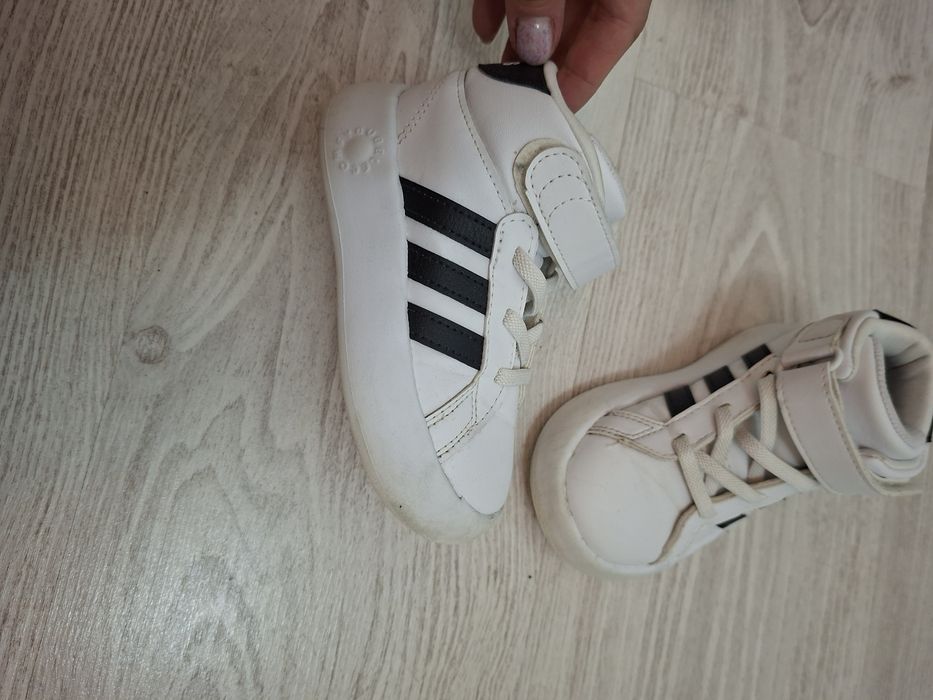 Adidas baieti marimea 24