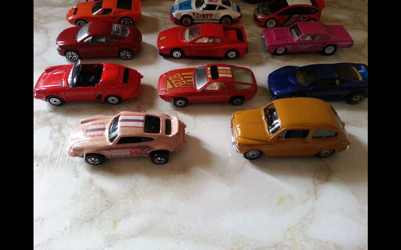 Продавам колички Hot Wheels, Matchbox, Polistil и др