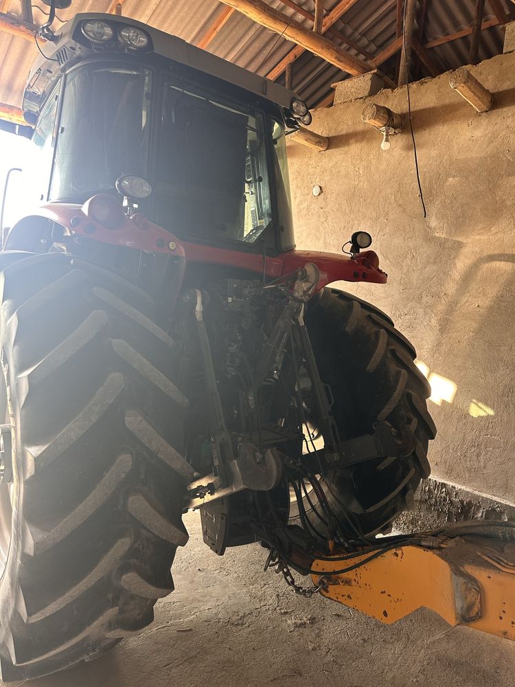 Massey Ferguson 7724