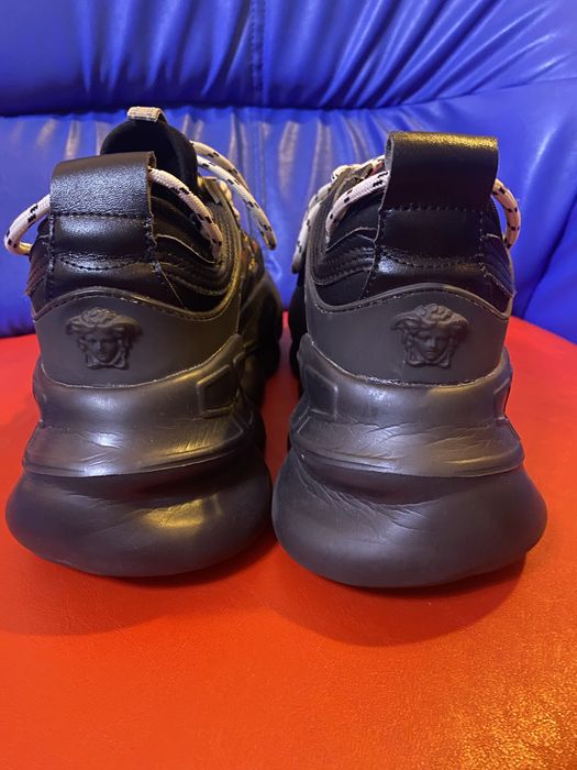 VERSACE chain reaction